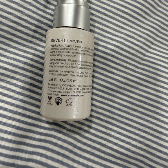 COSMEDIX REVERT BRIGHTENING
BOOSTING SERUM - Picture 11 of 15